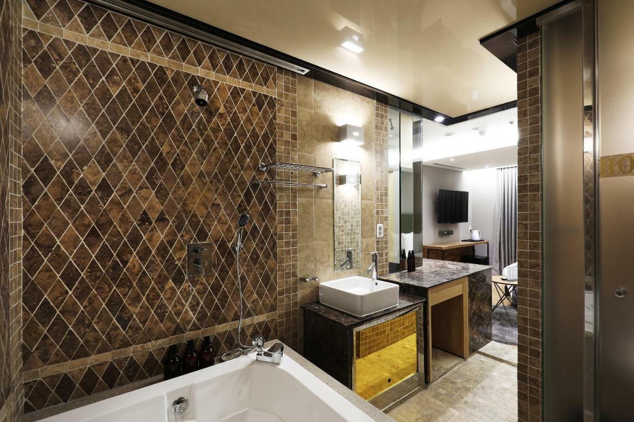 Elle Hotel