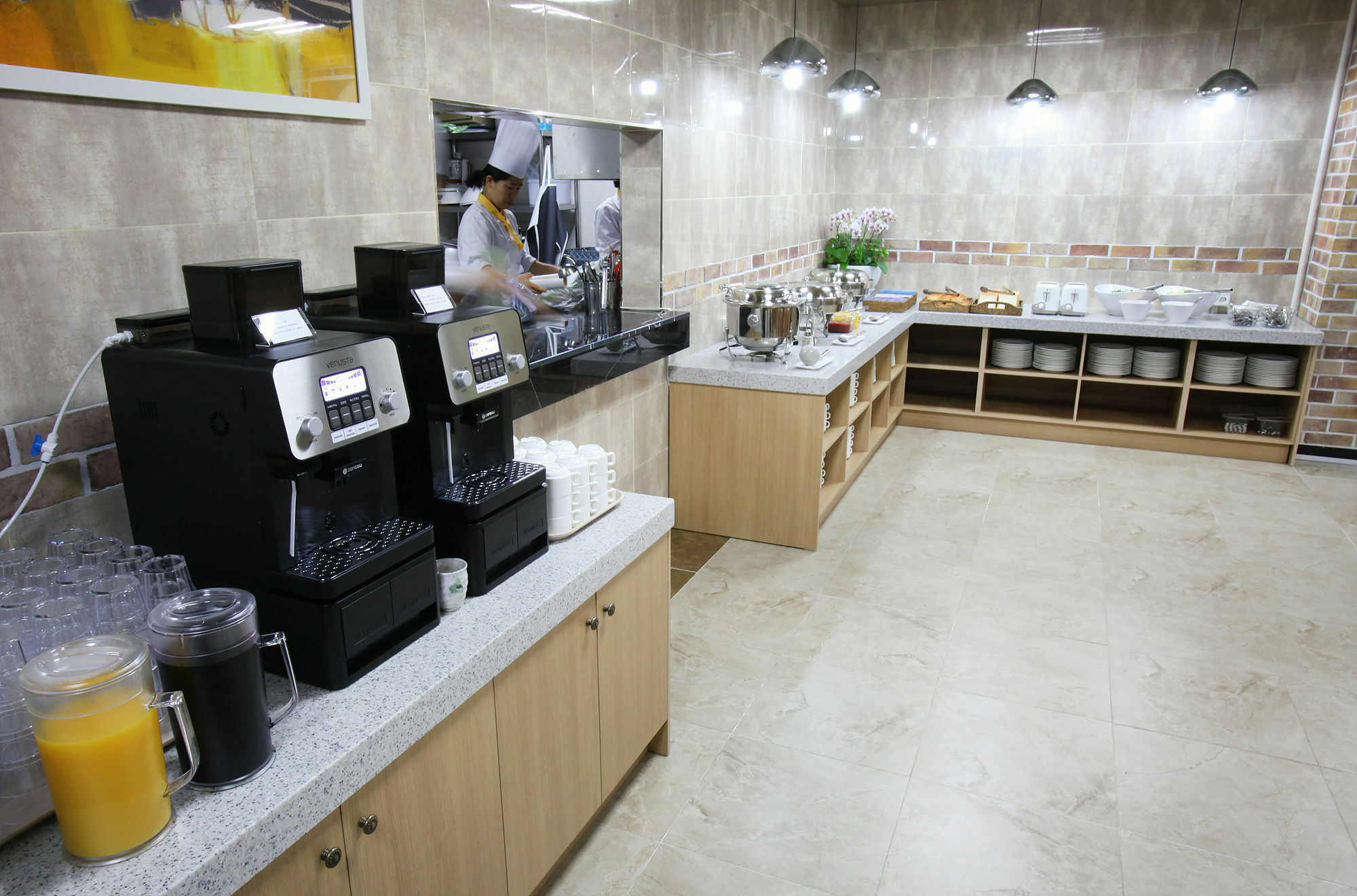 Coop Oryu Station 3*