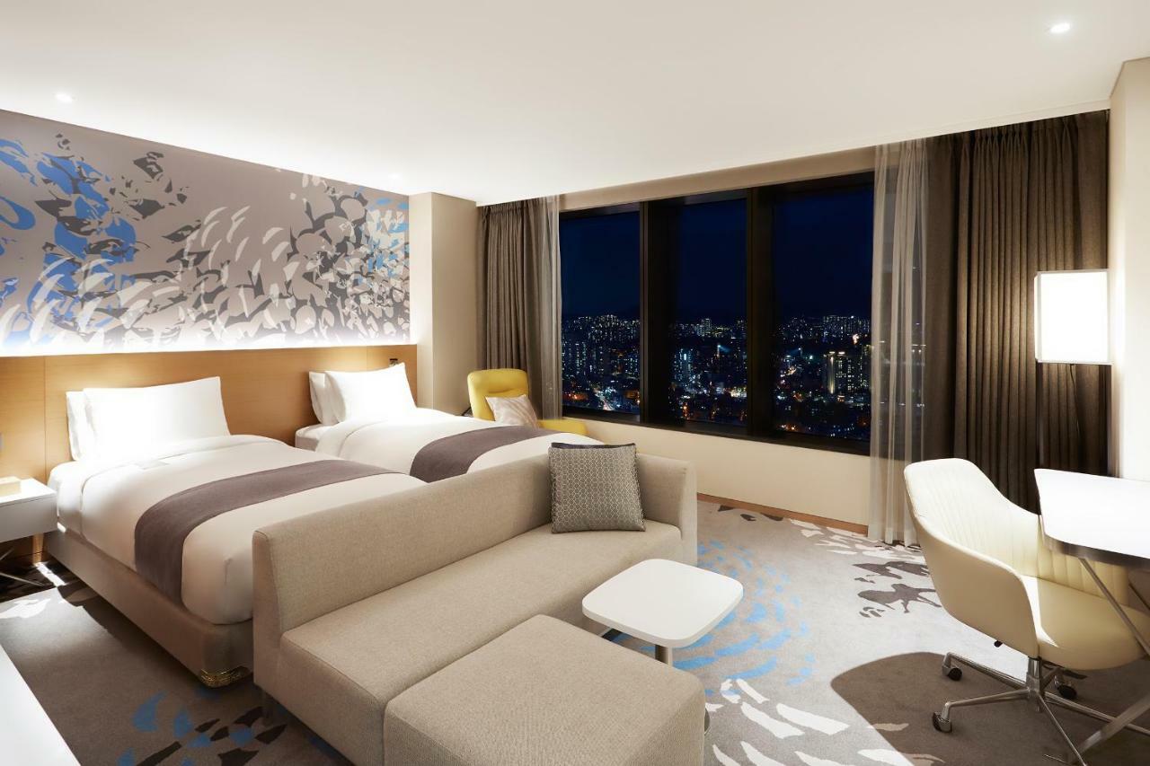 Novotel Ambassador Yongsan 5*