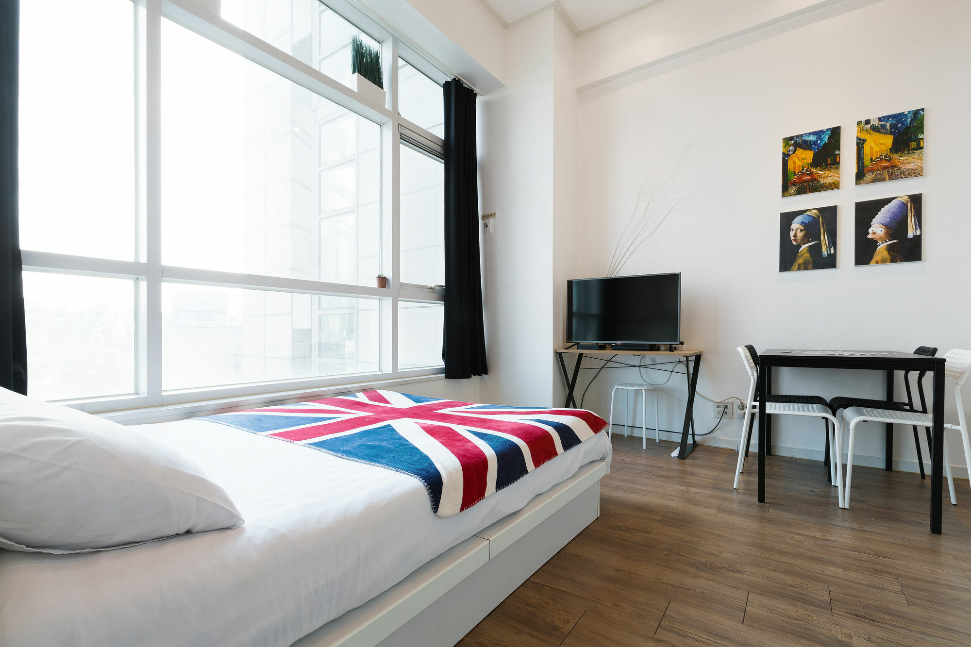 202 House Station Apartment *