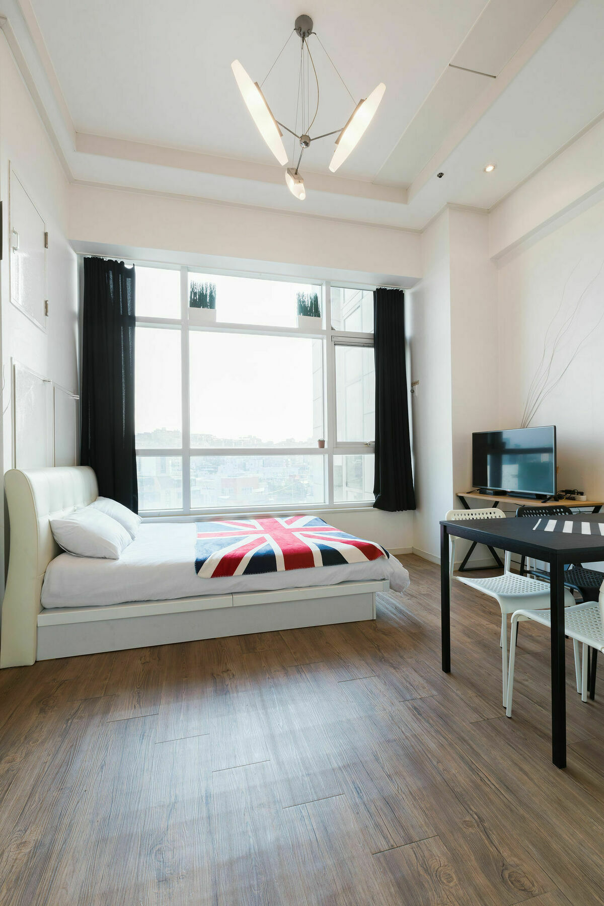 202 House Station Apartment