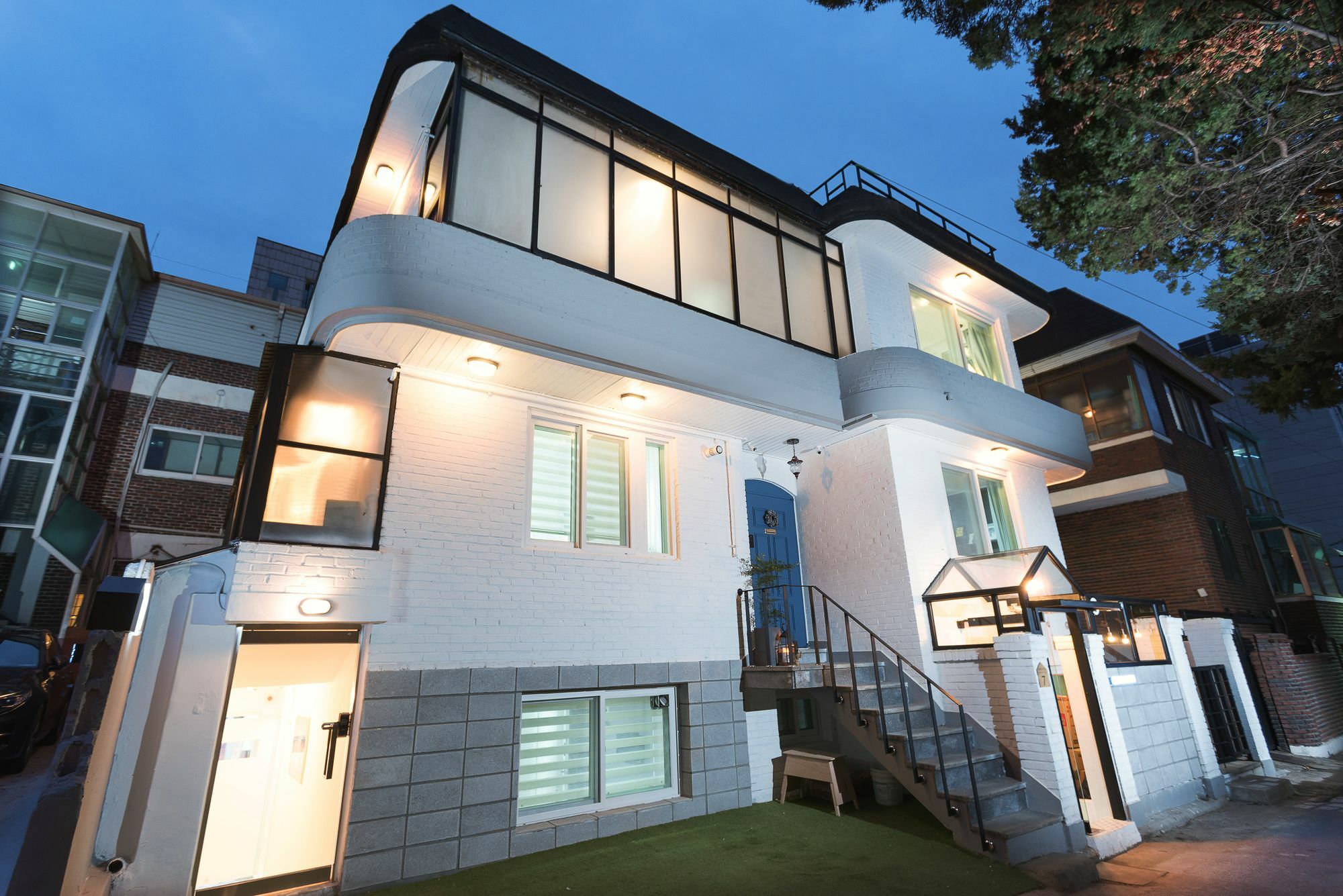 Neat House Hongdae Guest house 2*