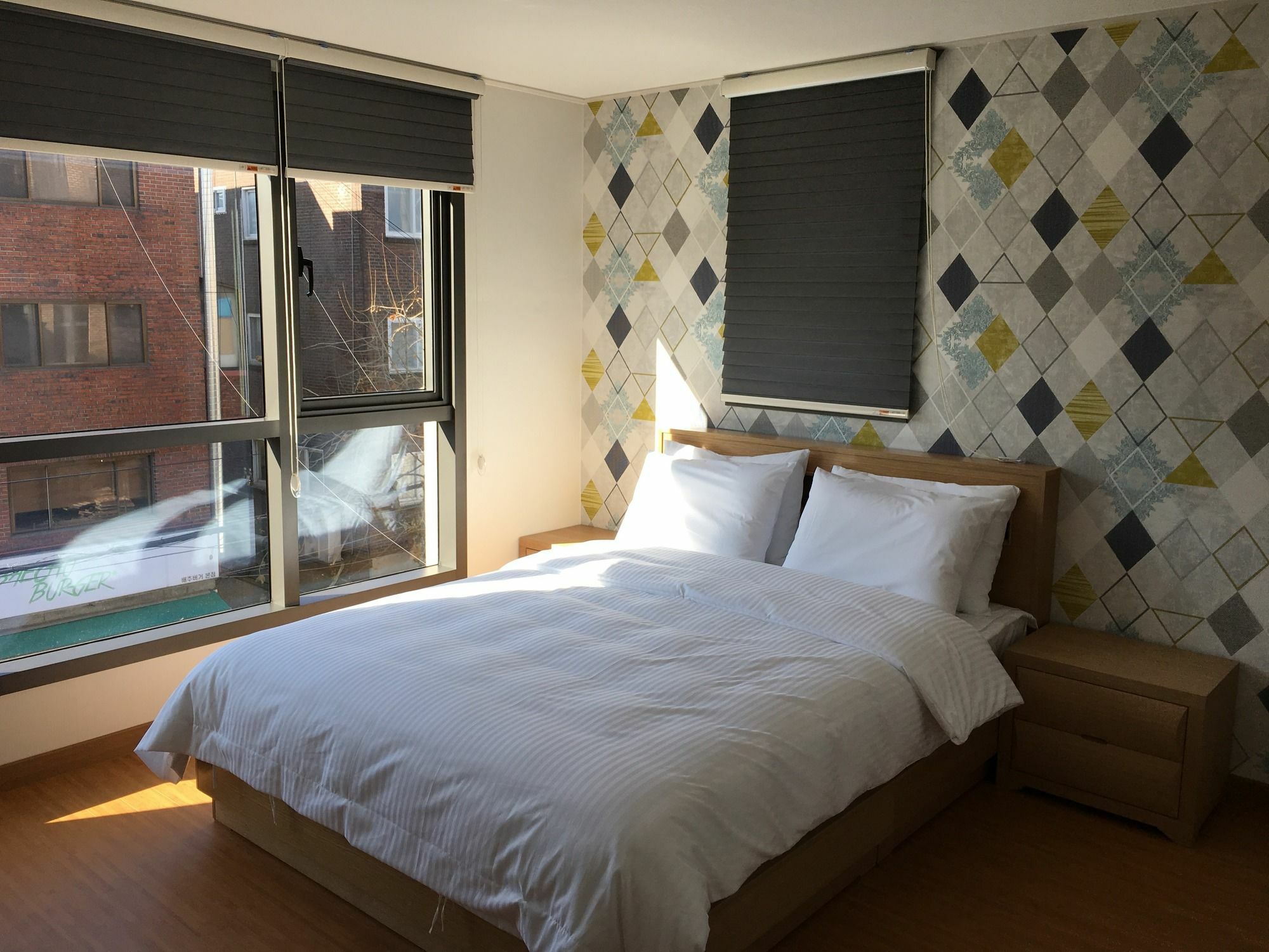 Crown 88 2* Seoul