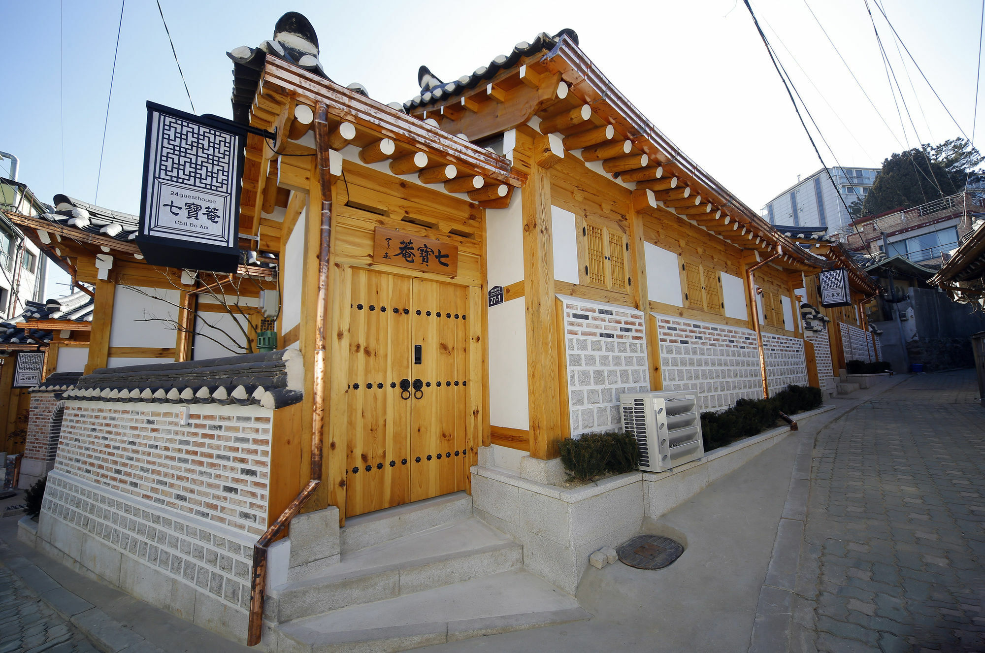 Hanok 24 Gyeongbokgung Guest house 2*