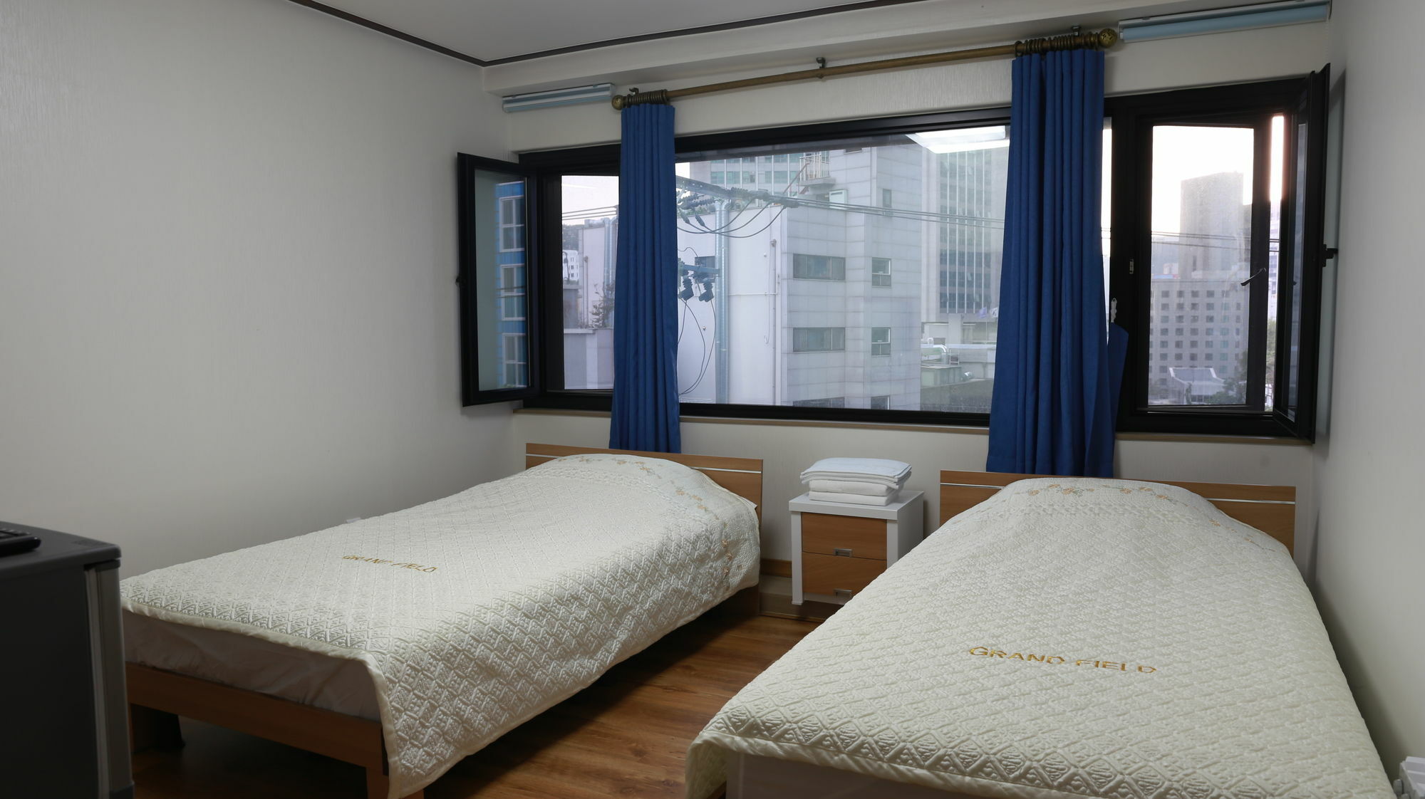 Grand Field Hotel