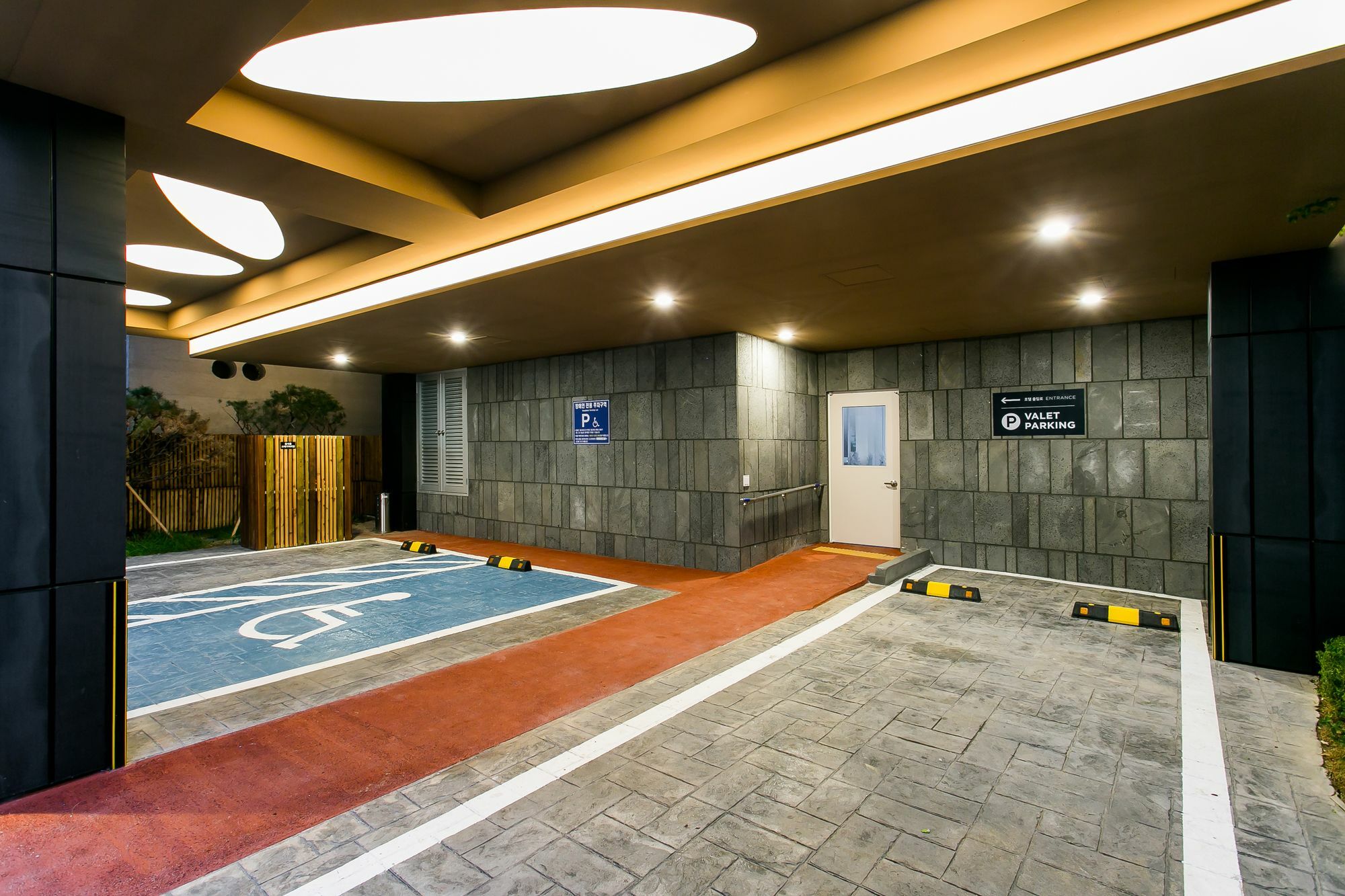 Hotel H Avenue Idae Shinchon 3*