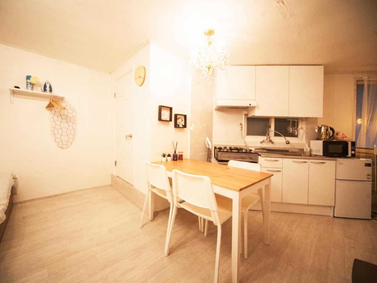 Mimi's House In Hongdae *