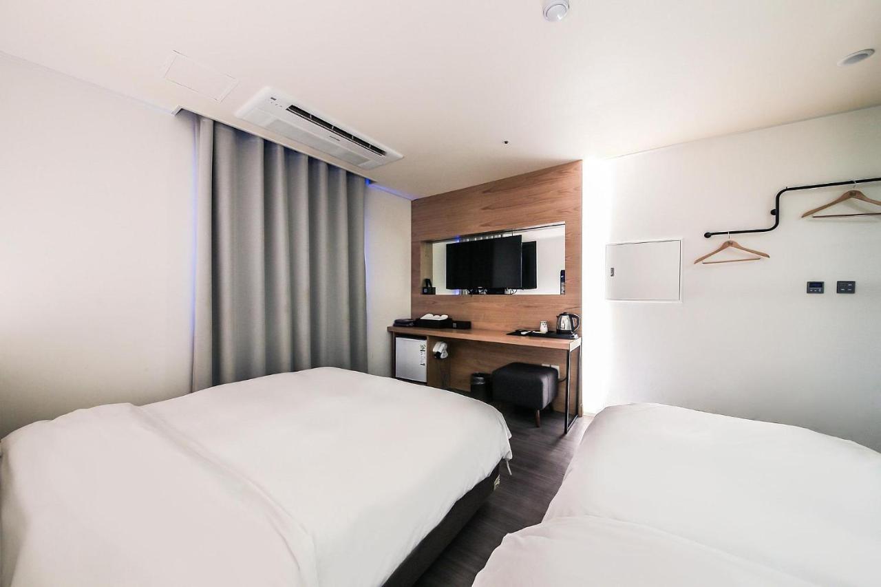 Business Blvd Ora Hotel