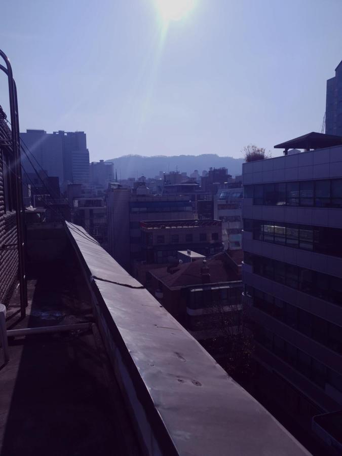 E Livingtel *