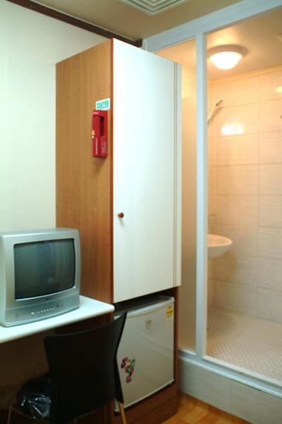 E Livingtel