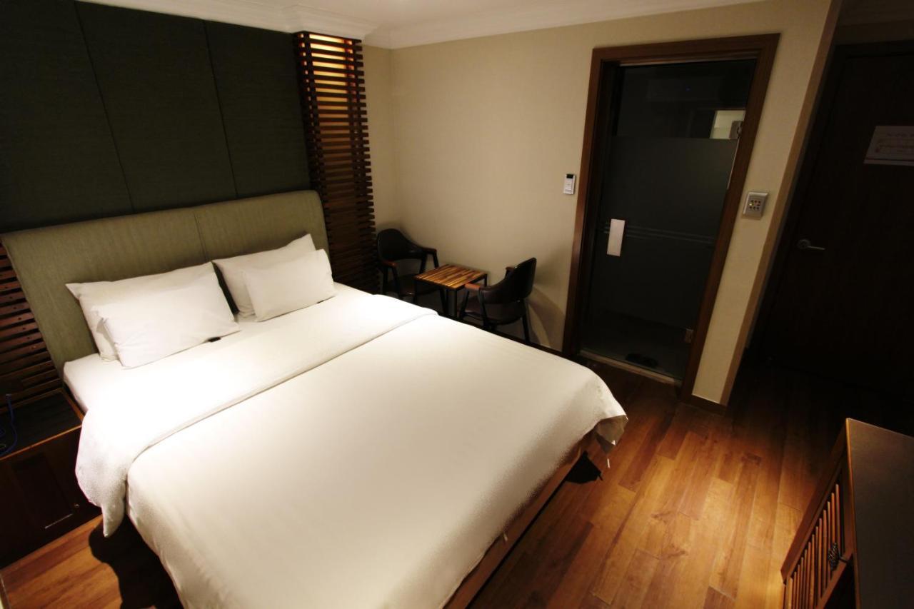 Hotel Demian