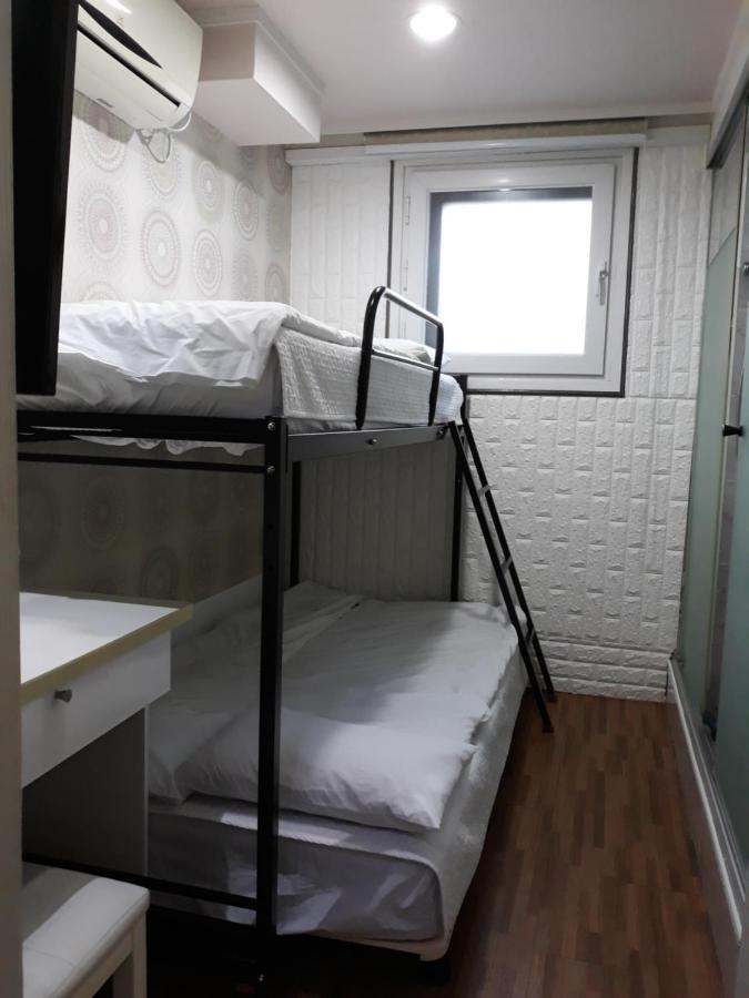 Chloe Hostel *