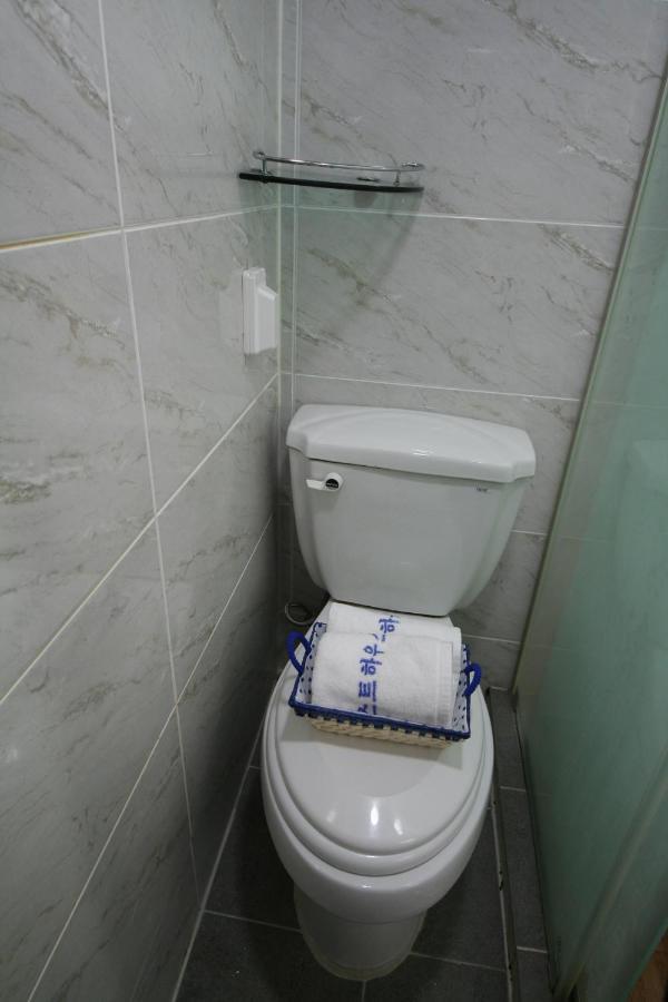 Chloe Hostel *