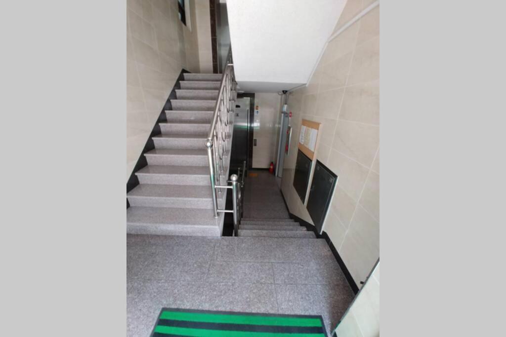 Apartment Hongdae Sinchon Yeonhui House 504 Seoul
