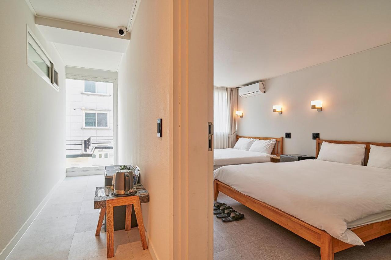 Guest house Butler:lee Railpark-female Only 3*
