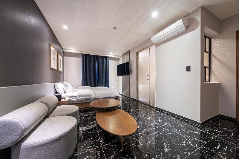 Hotel Boom Tourist Seoul