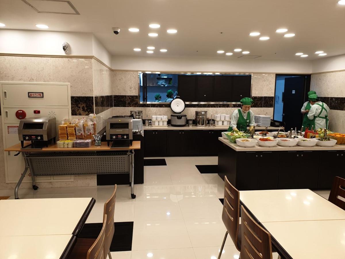 Toyoko Yeongdeungpo Hotel 3*