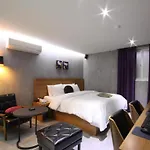 Lexy Hotel