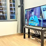 Spacious And Relaxing Duplex Hongik Stn 1Min