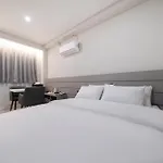 Alma Hotel
