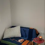 Uhi Minimal Stay - Near Seongsu And Geondae