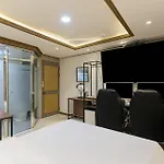 Hotel Maru