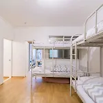 9 Road - Hostel