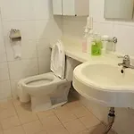 Happy Tree Guesthouse - Hostel