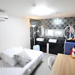 Lombard House - Hostel