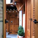 Hi Dongdaemun Hanok Guesthouse