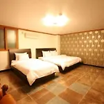 New World Hotel