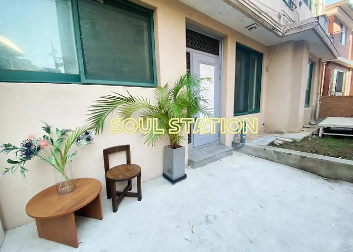 10M Walk From Seoul Station
