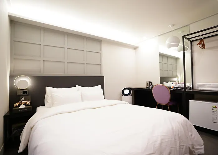 Dongdaemun Saturn Hotel