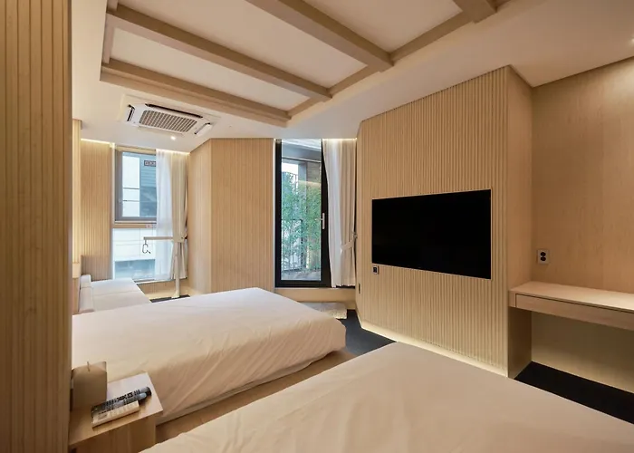 Uh Suite Seoul Square