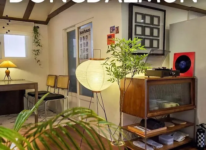 A Sensual Hanok-Style Detached House In The City Center
