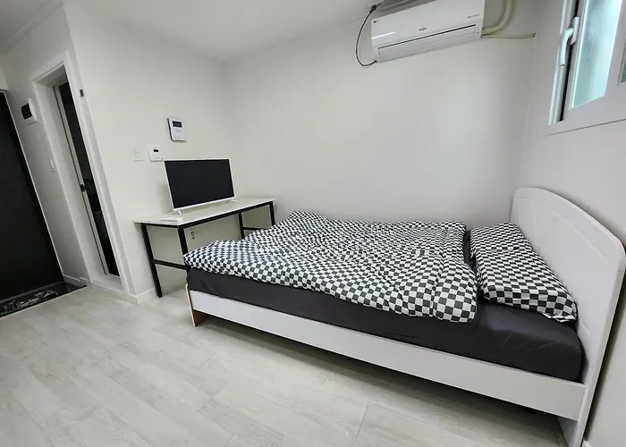 Cozy Accommodation Near Soongsil University Station