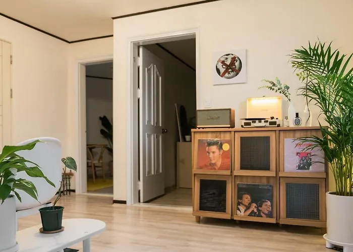 Sojin\'S Wood&Green House