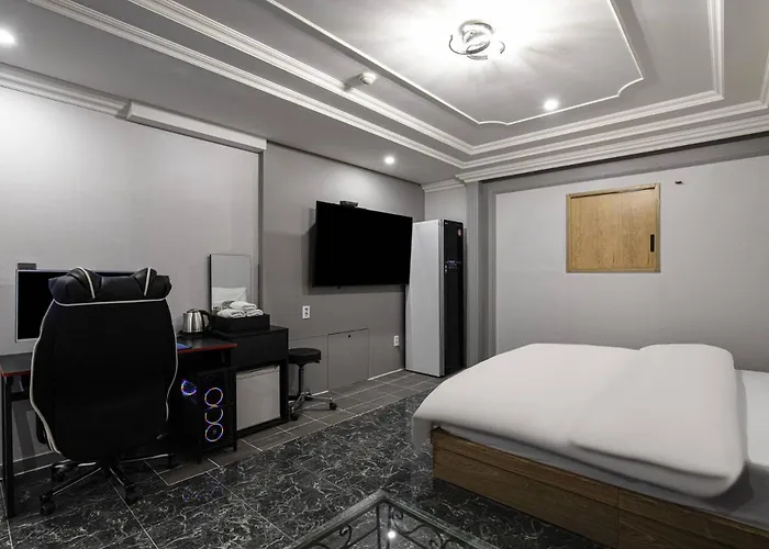 Film 372 Hotel