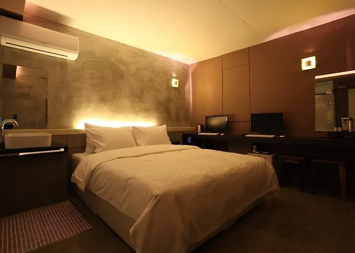 Lusso Hotel