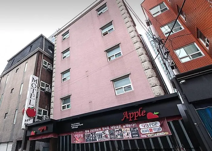 Apple Motel