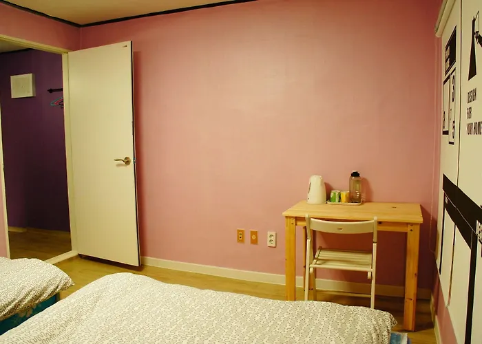 Owl Guesthouse - Hostel