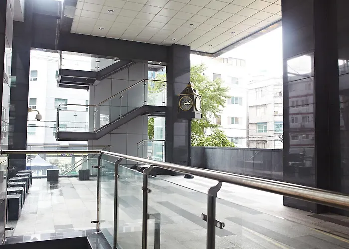 Rainbow Hotel Myeongdong