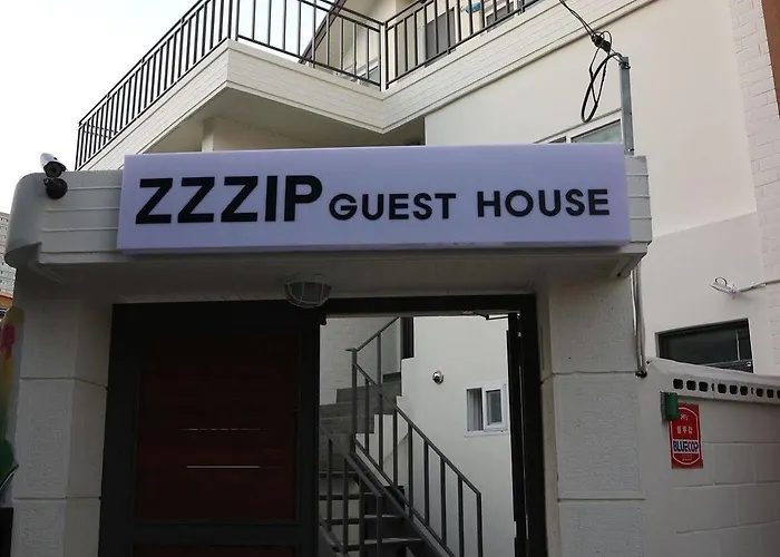 Zzzip Guesthouse In Hongdae