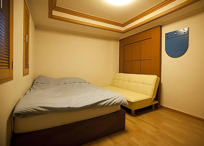 Blu2 Guesthouse Shinchon
