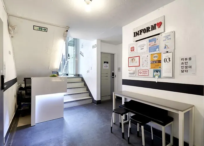 Jun Guesthouse
