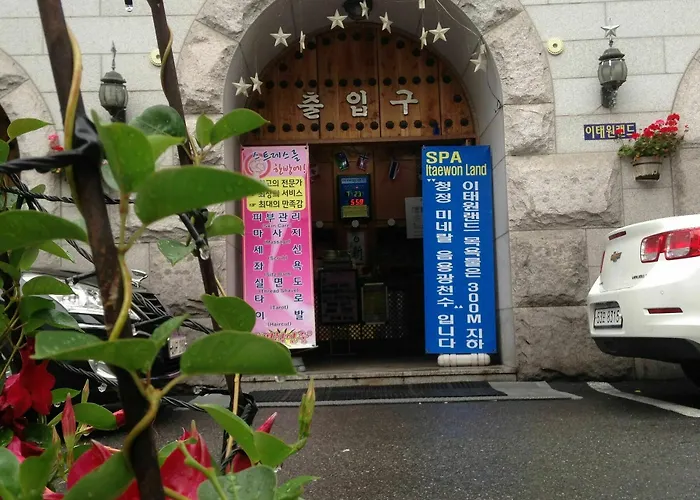 Itaewon Land Spa & Guesthouse
