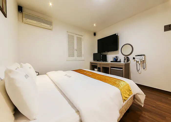 Bj Hotel