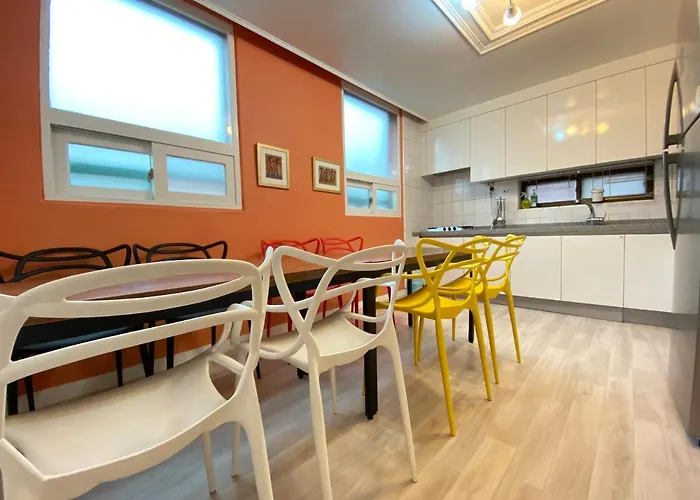 Kang\'S Apartments In Central Seoul
