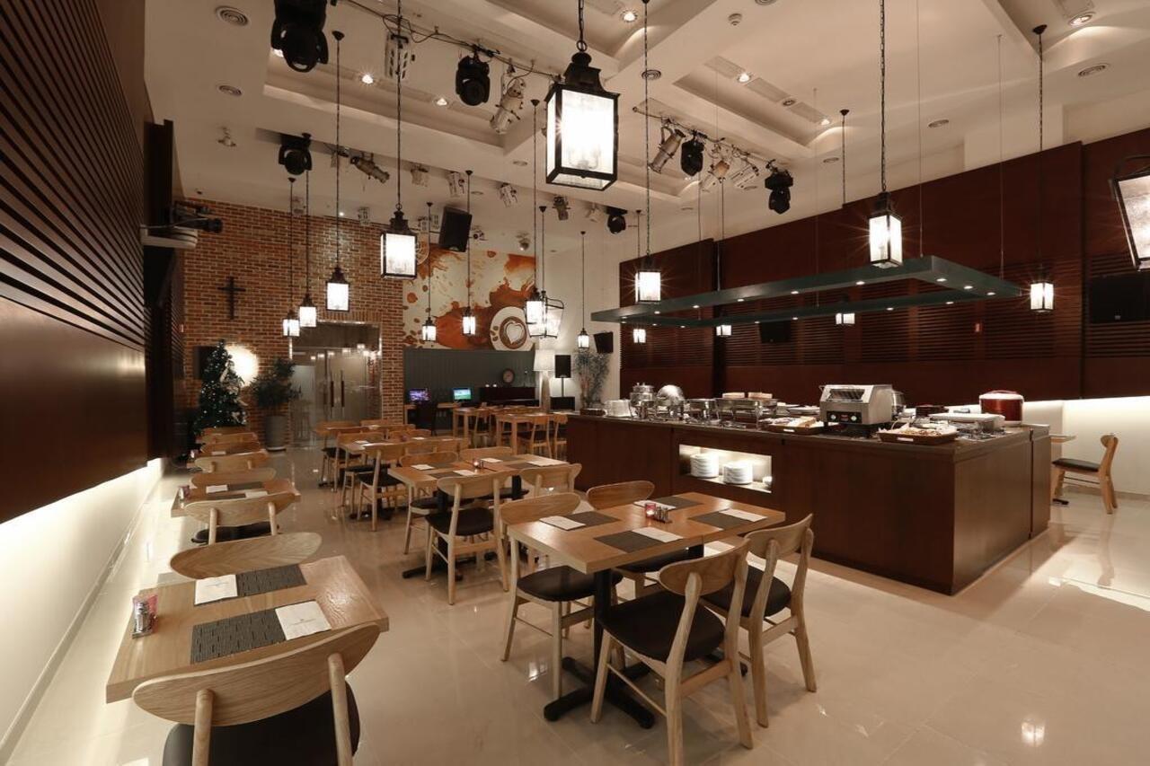 Doulos Jongno Hotel