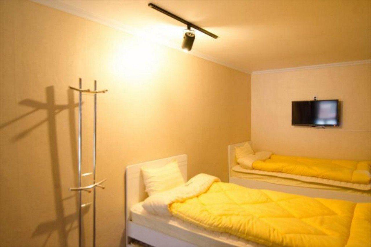 Hostel Yakorea Hongdae *